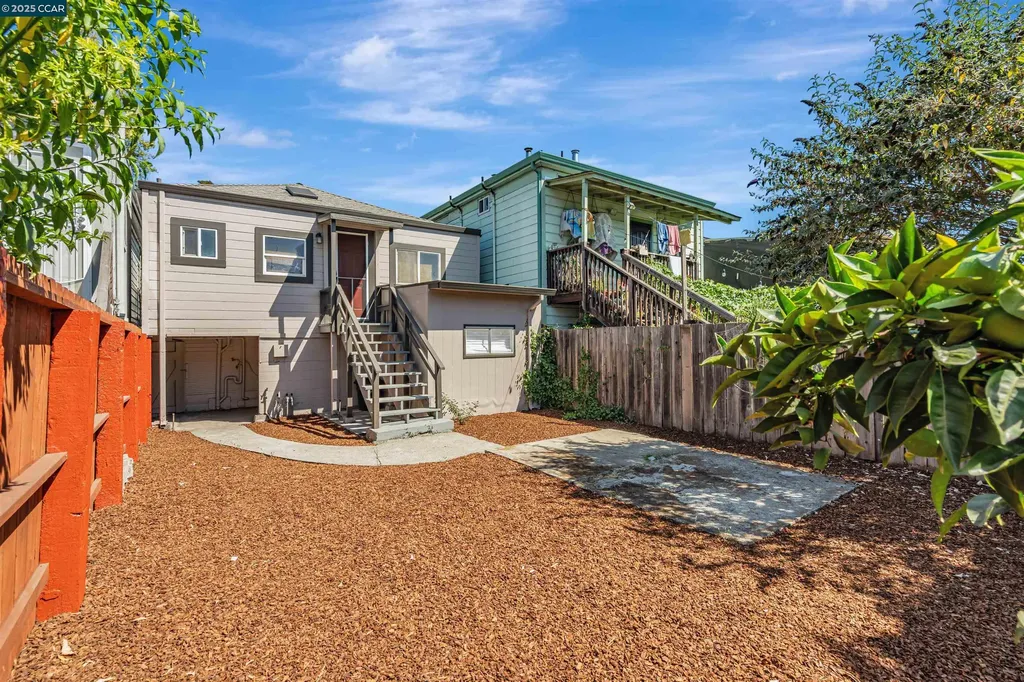 1525 3rd Street Oakland CA 94607