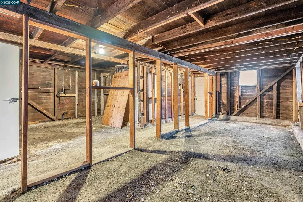 1525 3rd Street Oakland CA 94607