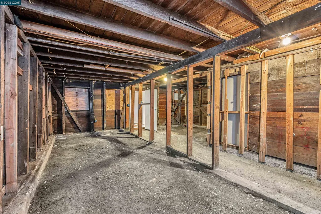 1525 3rd Street Oakland CA 94607