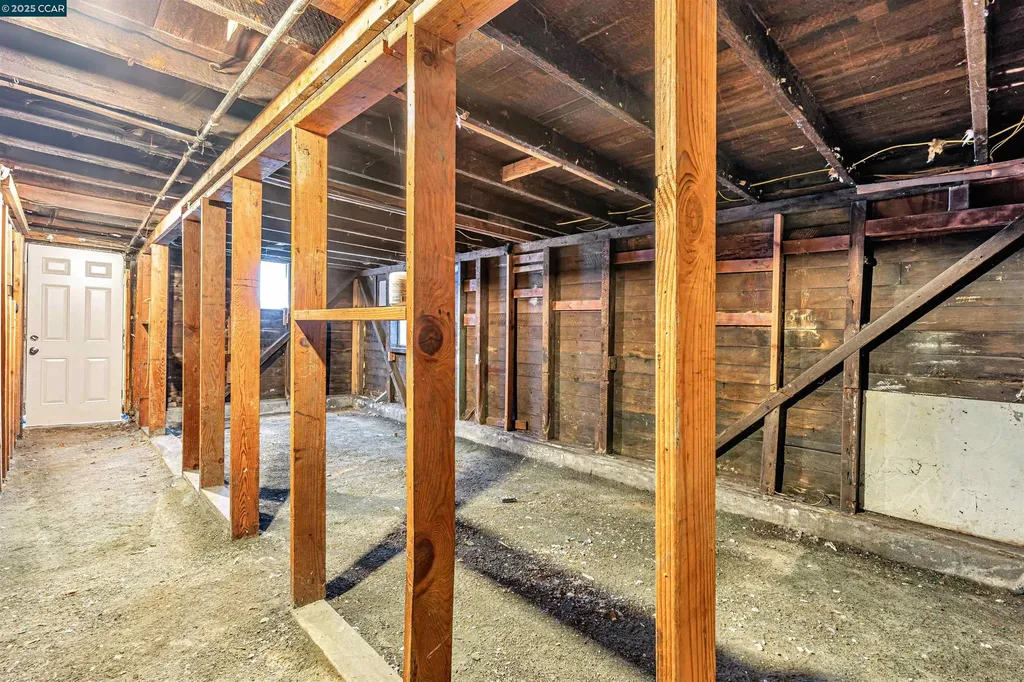 1525 3rd Street Oakland CA 94607