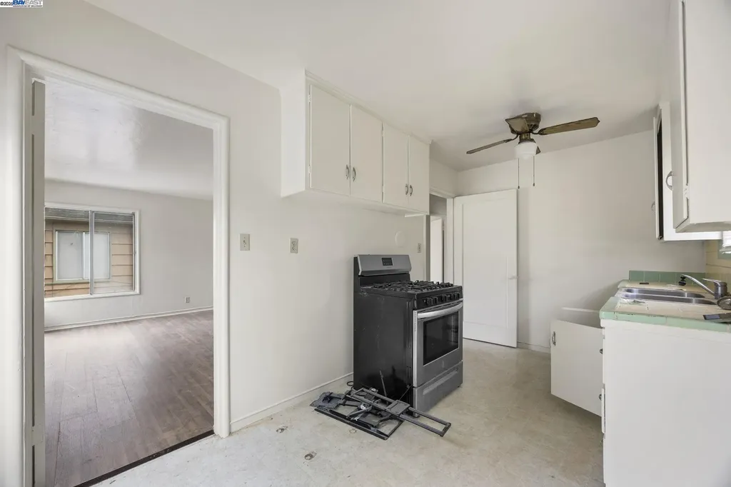 2774 Sacramento Street Berkeley CA 94702