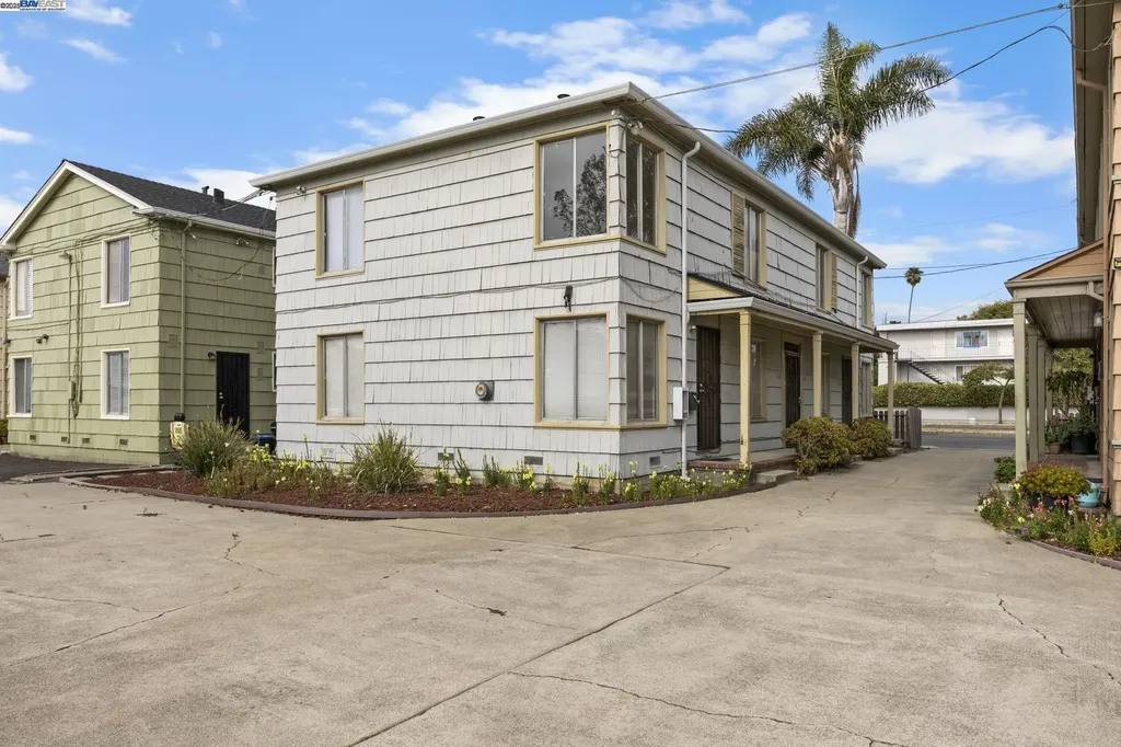 2774 Sacramento Street Berkeley CA 94702