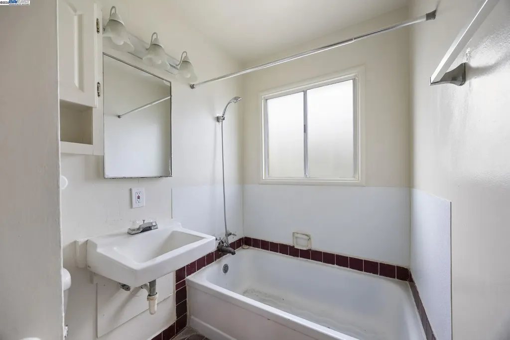 2774 Sacramento Street Berkeley CA 94702