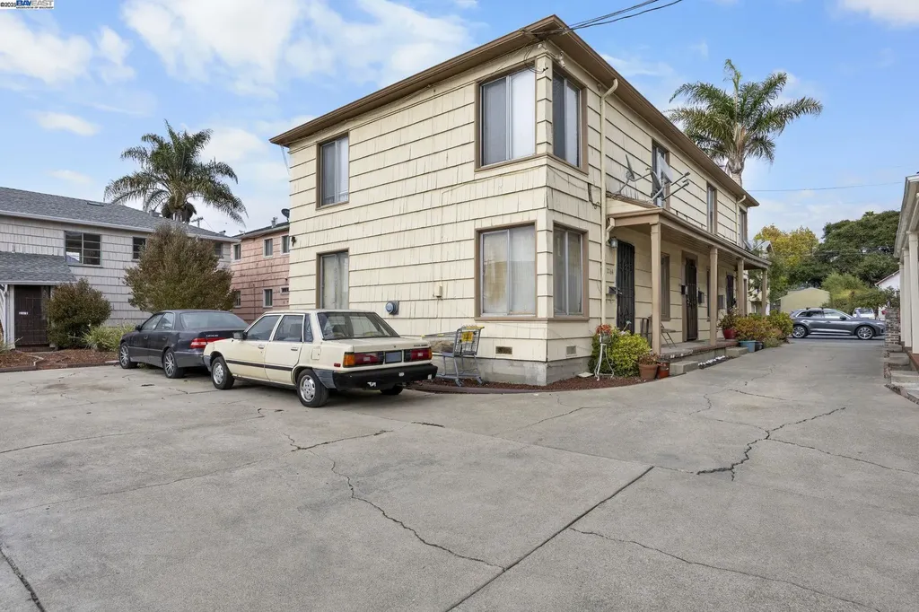 2758 Sacramento Street Berkeley CA 94702