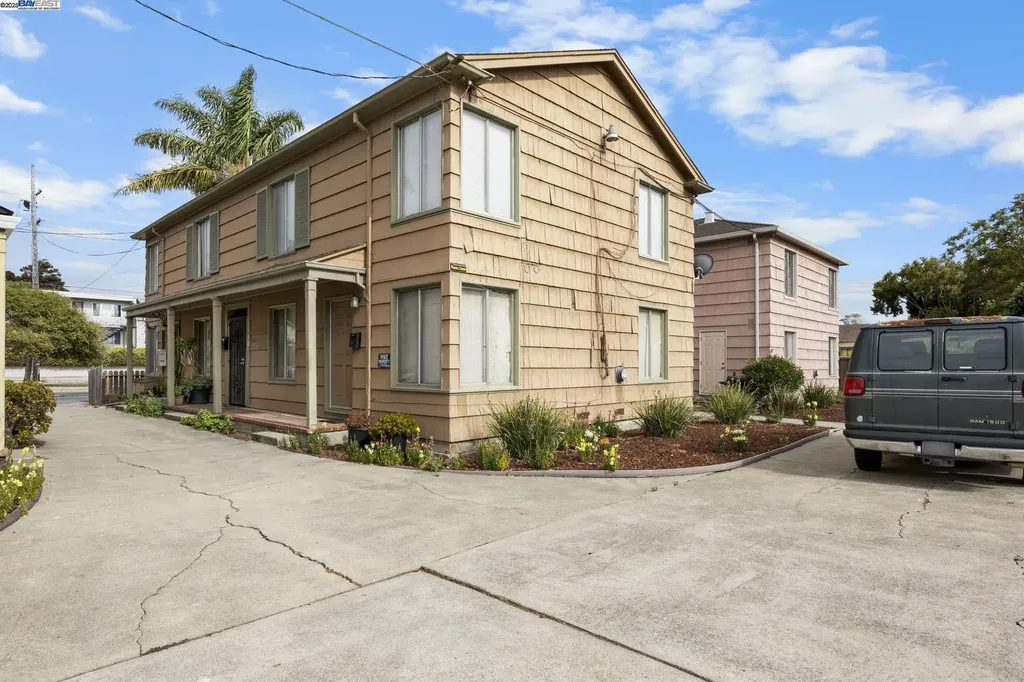 2782 Sacramento Street Berkeley CA 94702