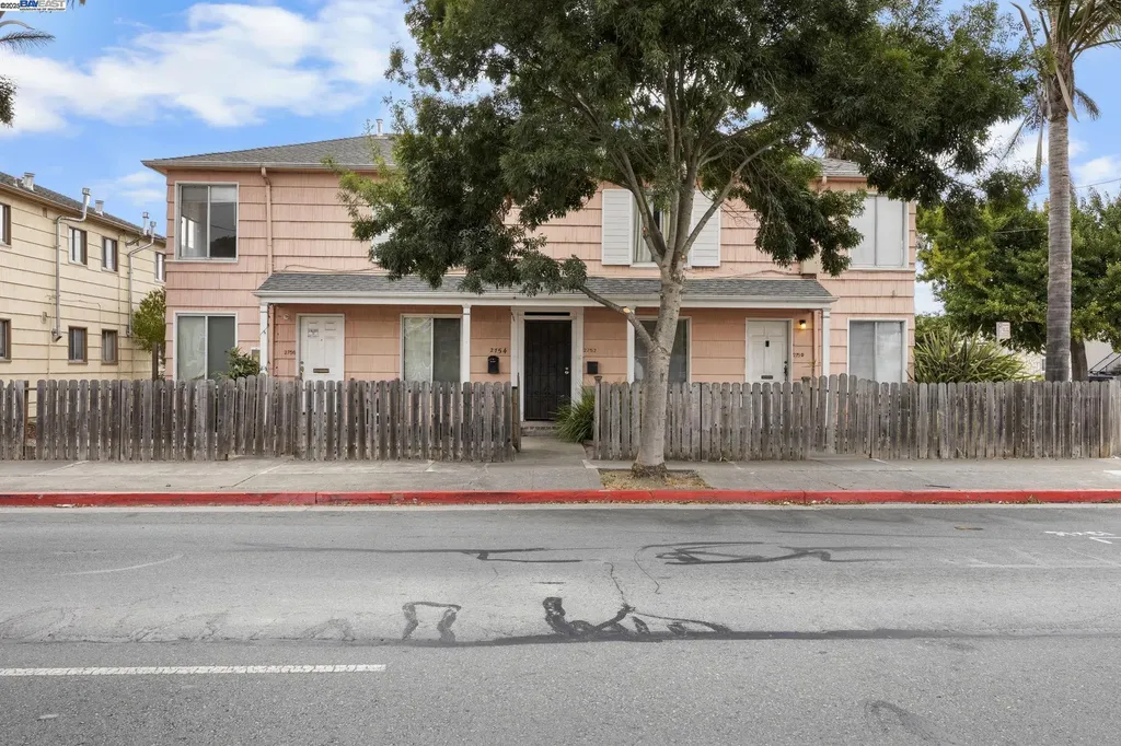 2750 Sacramento Street Berkeley CA 94702
