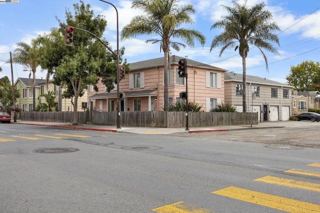 2750 Sacramento Street Berkeley CA 94702