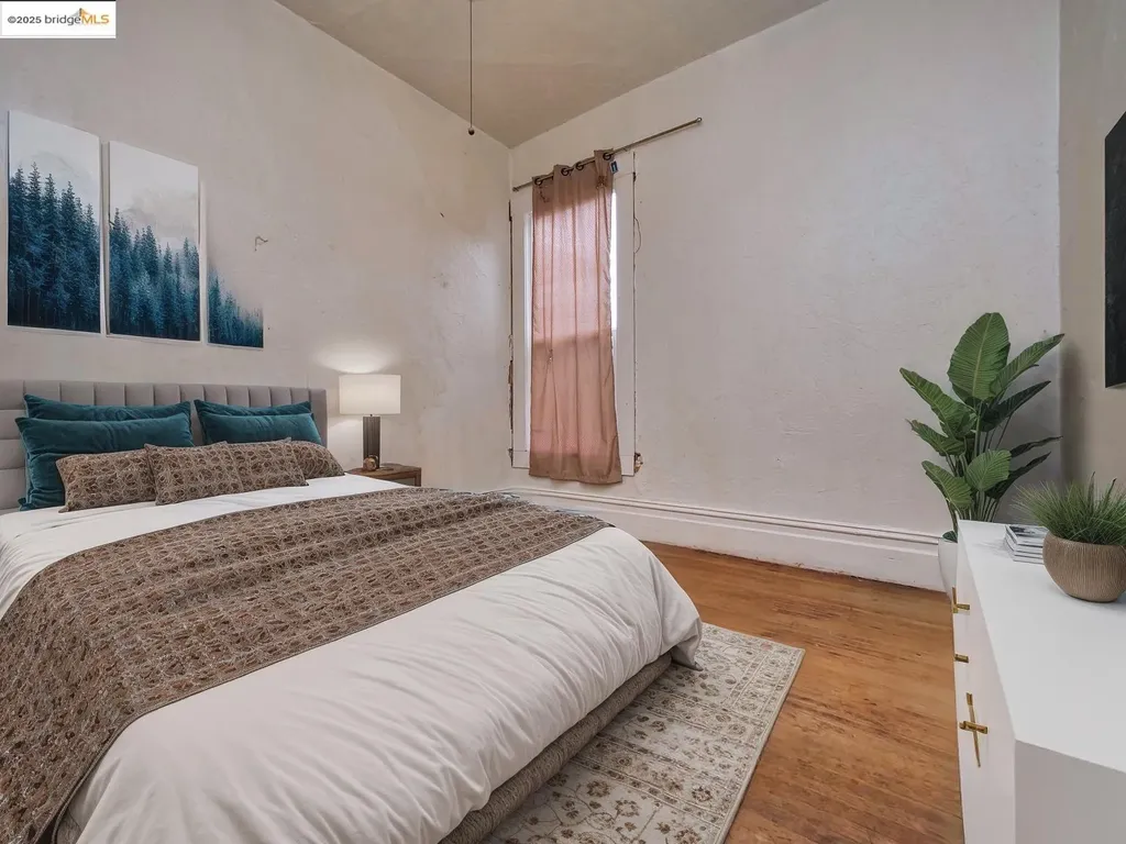 2103 Myrtle Street Oakland CA 94607