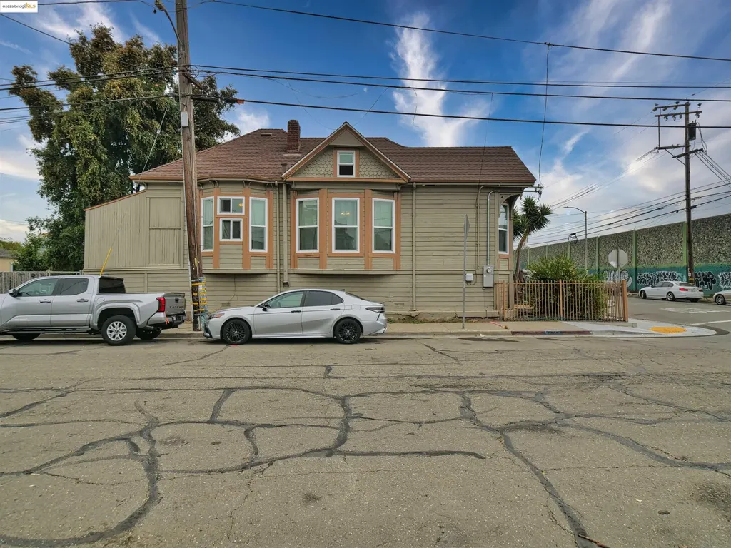 2103 Myrtle Street Oakland CA 94607