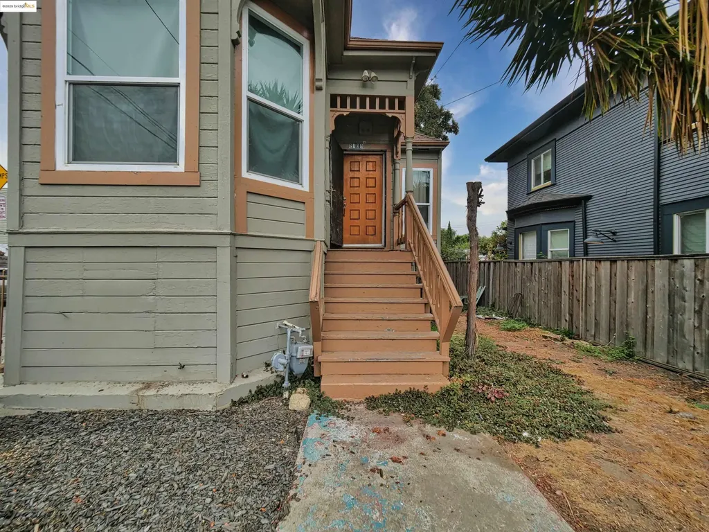 2103 Myrtle Street Oakland CA 94607