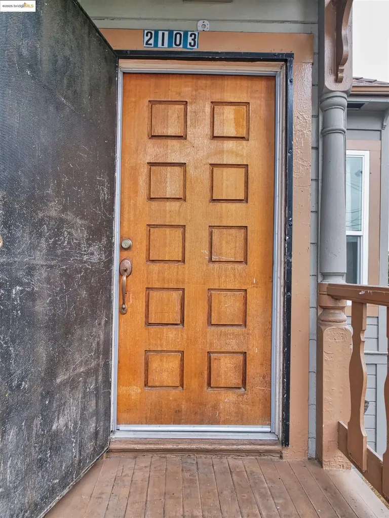 2103 Myrtle Street Oakland CA 94607