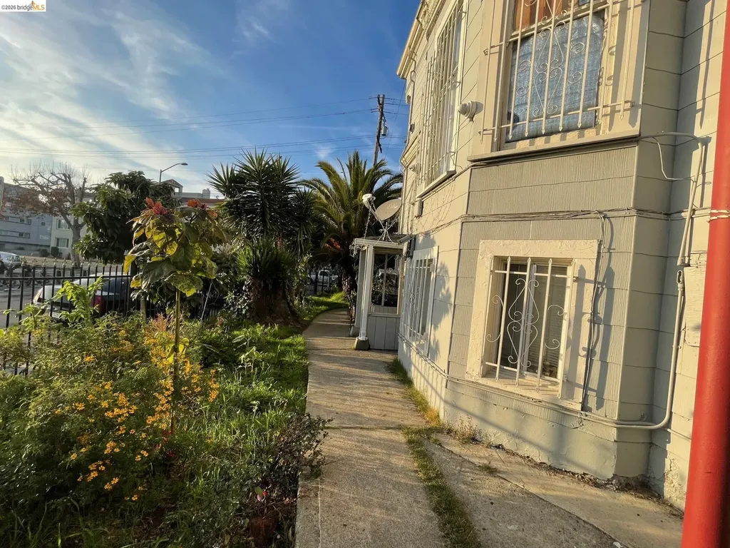 1718 High Street Oakland CA 94601