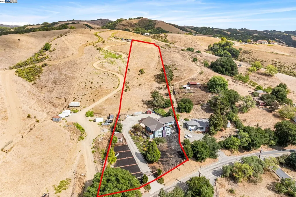 26928 Palomares Road Castro Valley CA 94552