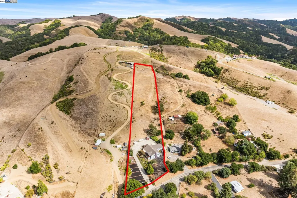 26928 Palomares Road Castro Valley CA 94552