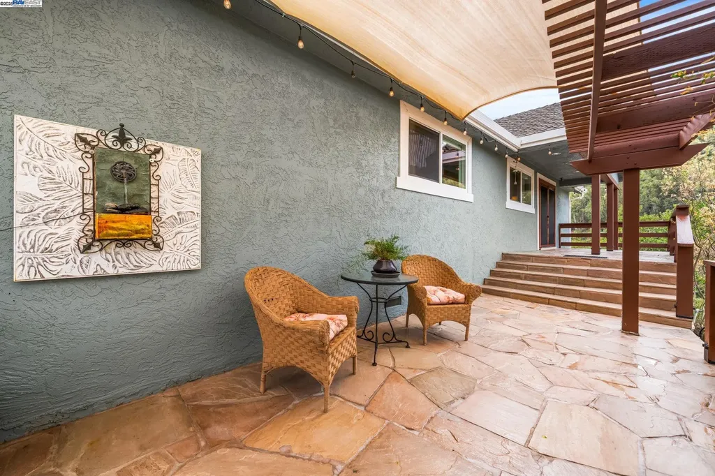 26928 Palomares Road Castro Valley CA 94552