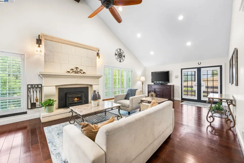 26928 Palomares Road Castro Valley CA 94552