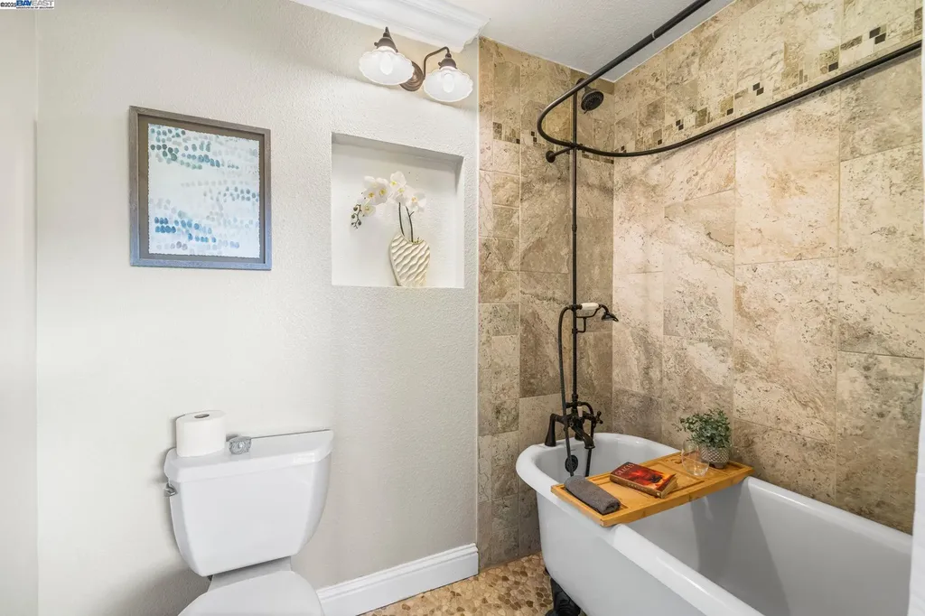 26928 Palomares Road Castro Valley CA 94552