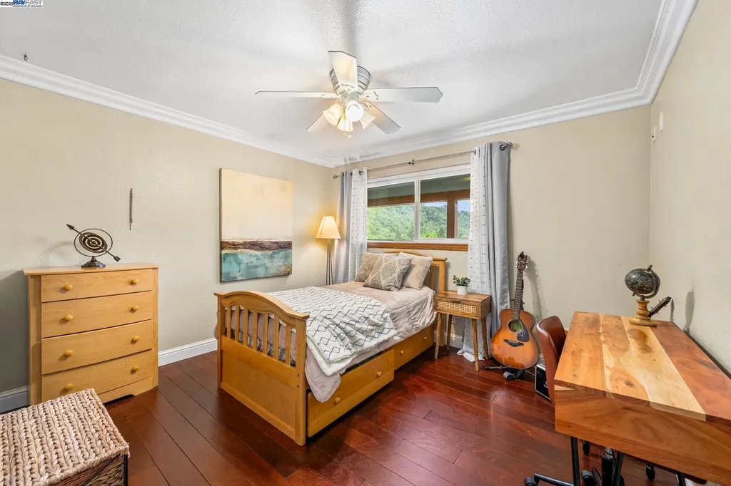 26928 Palomares Road Castro Valley CA 94552