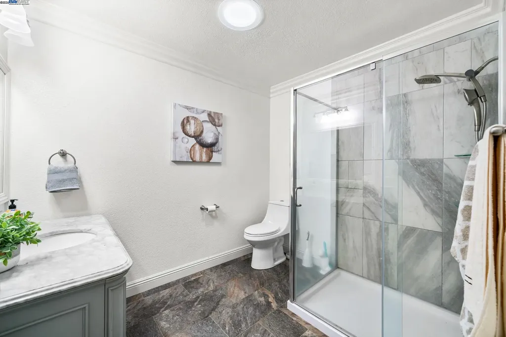 26928 Palomares Road Castro Valley CA 94552