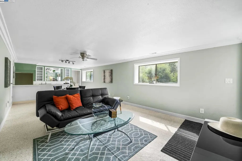 26928 Palomares Road Castro Valley CA 94552