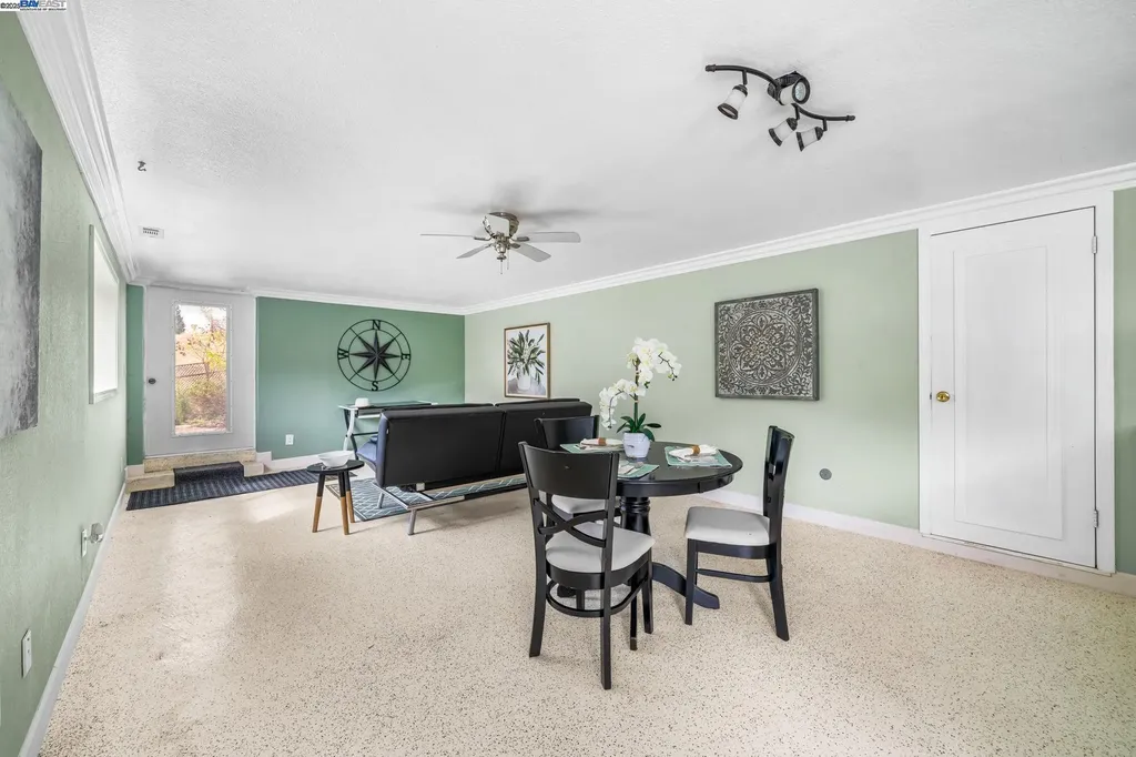 26928 Palomares Road Castro Valley CA 94552