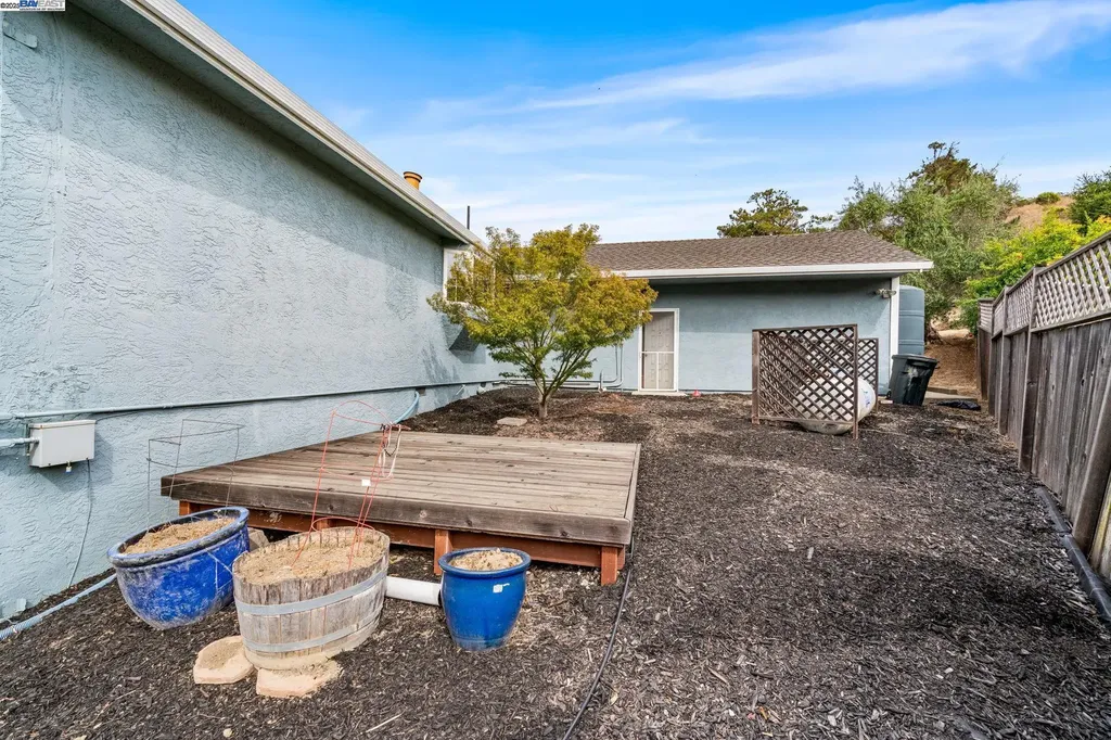 26928 Palomares Road Castro Valley CA 94552