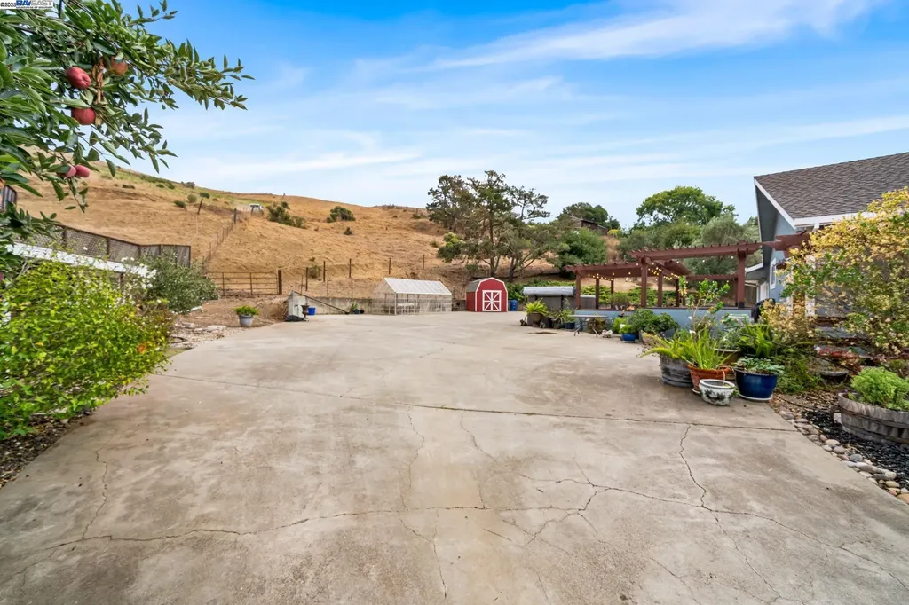 26928 Palomares Road Castro Valley CA 94552