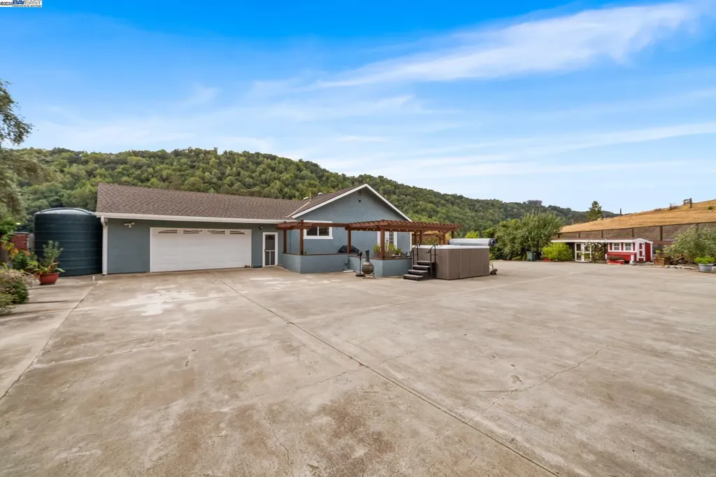 26928 Palomares Road Castro Valley CA 94552