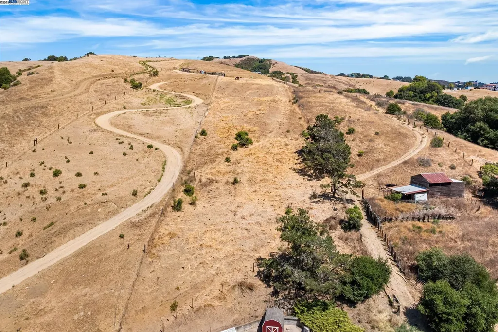 26928 Palomares Road Castro Valley CA 94552