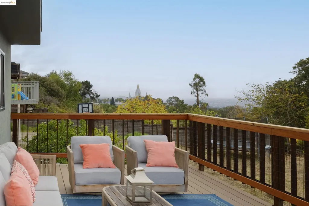 2093 Braemar Road Oakland CA 94602