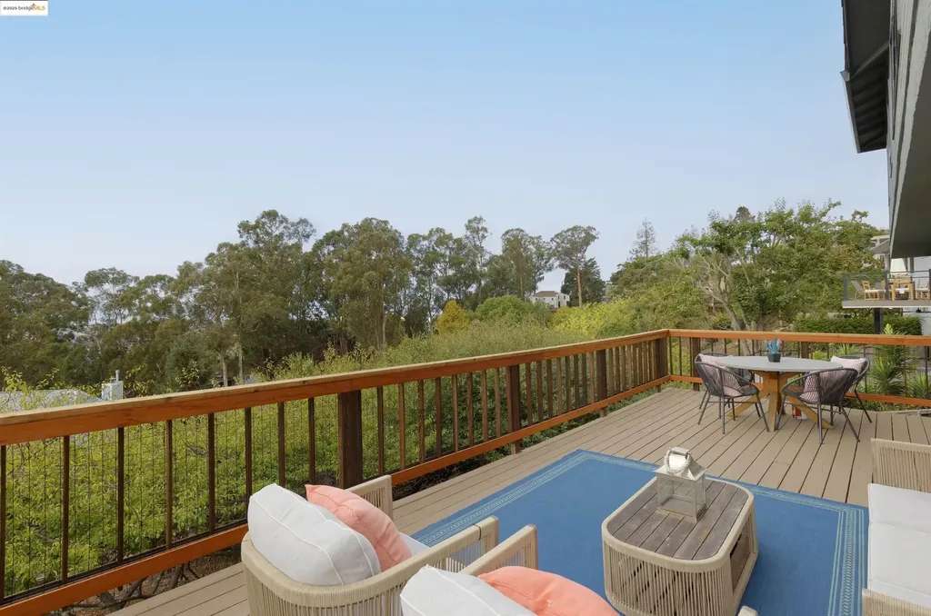 2093 Braemar Road Oakland CA 94602