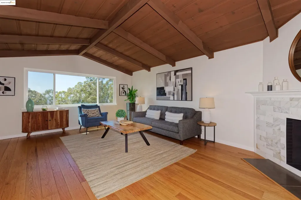 2093 Braemar Road Oakland CA 94602