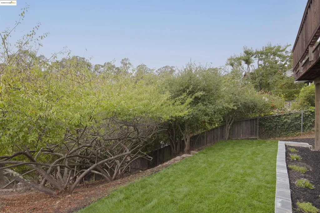2093 Braemar Road Oakland CA 94602