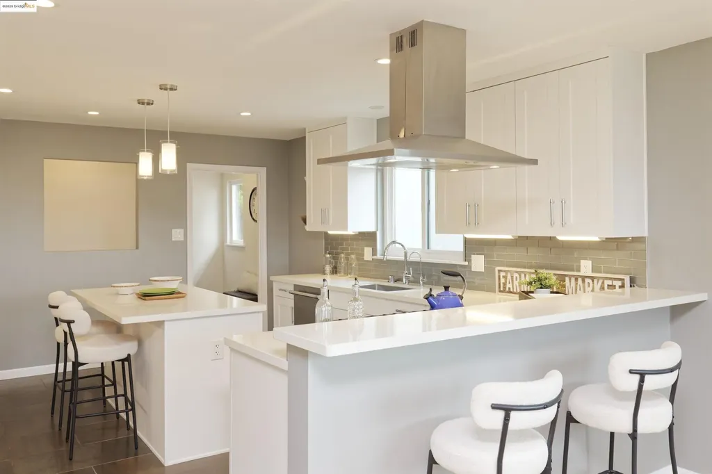 2093 Braemar Road Oakland CA 94602