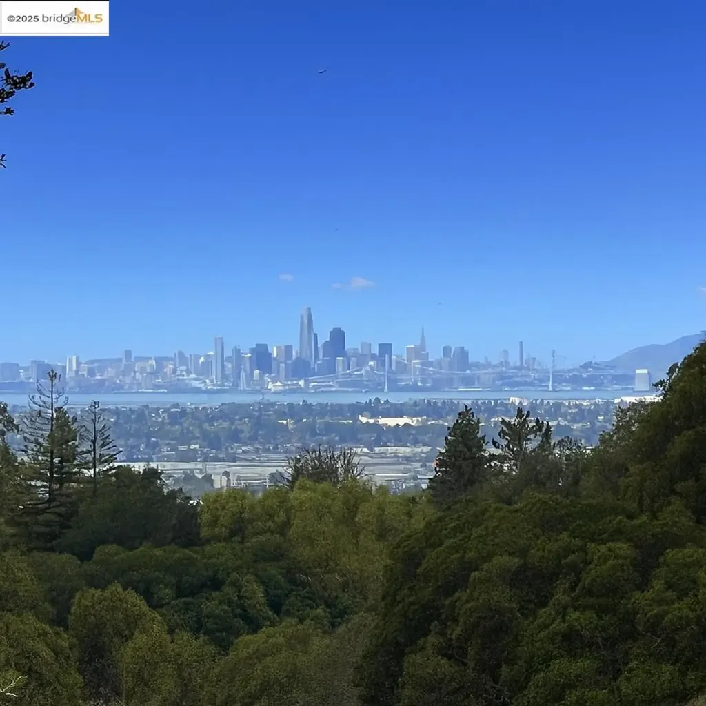 11275 Kerrigan Drive Oakland CA 94605