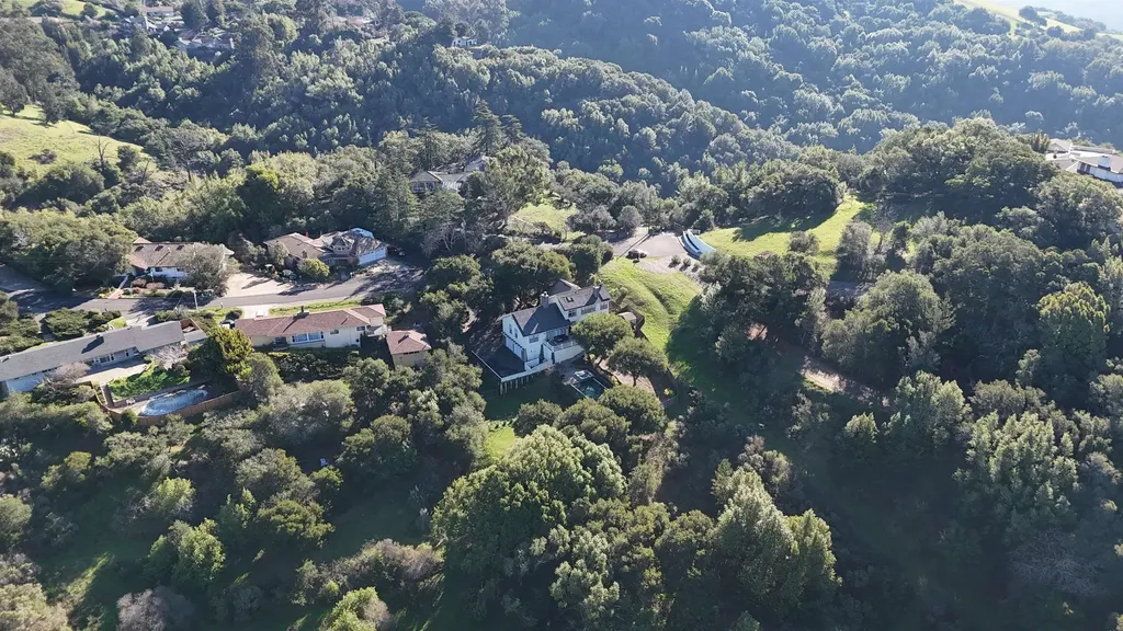 11275 Kerrigan Drive Oakland CA 94605