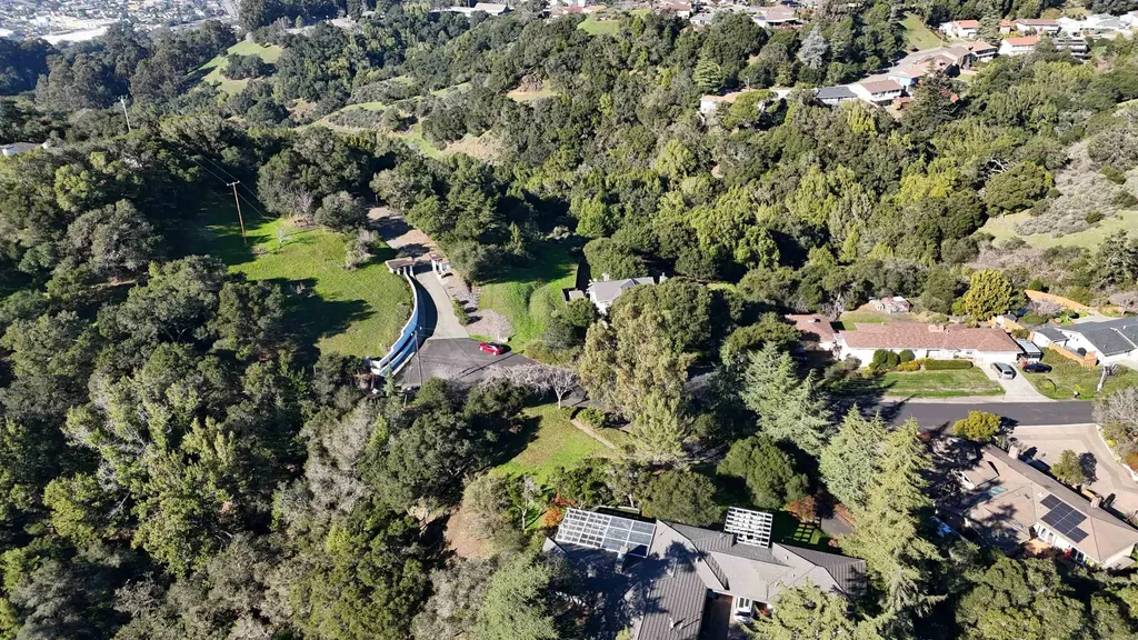 11275 Kerrigan Drive Oakland CA 94605