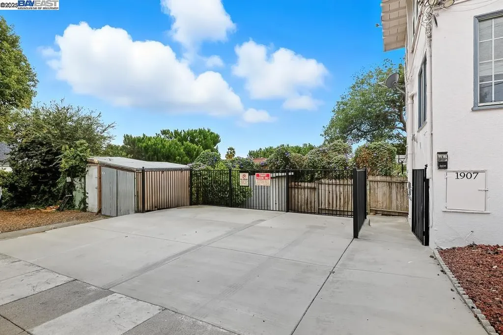 2138 19th Avenue Oakland CA 94606