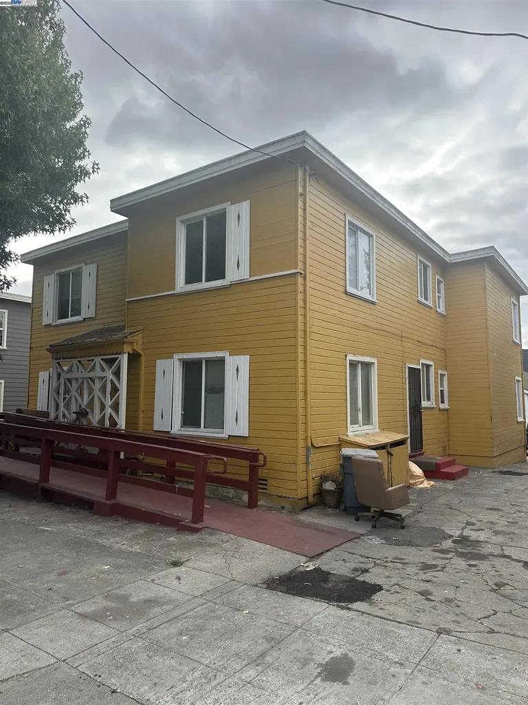 5651 Telegraph Oakland CA 94609