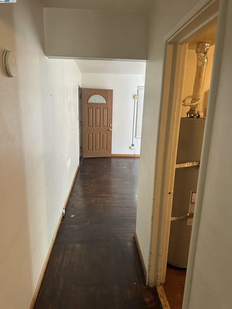 5651 Telegraph Oakland CA 94609