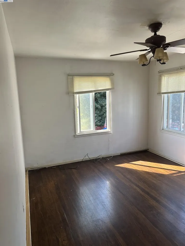5651 Telegraph Oakland CA 94609