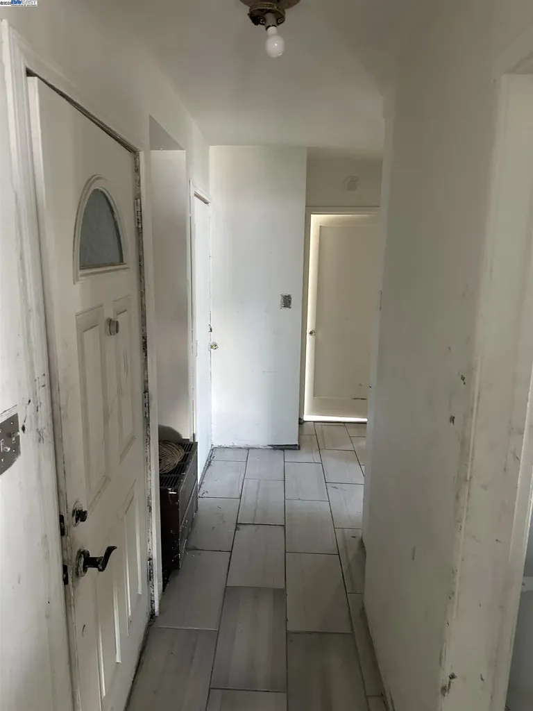 5651 Telegraph Oakland CA 94609