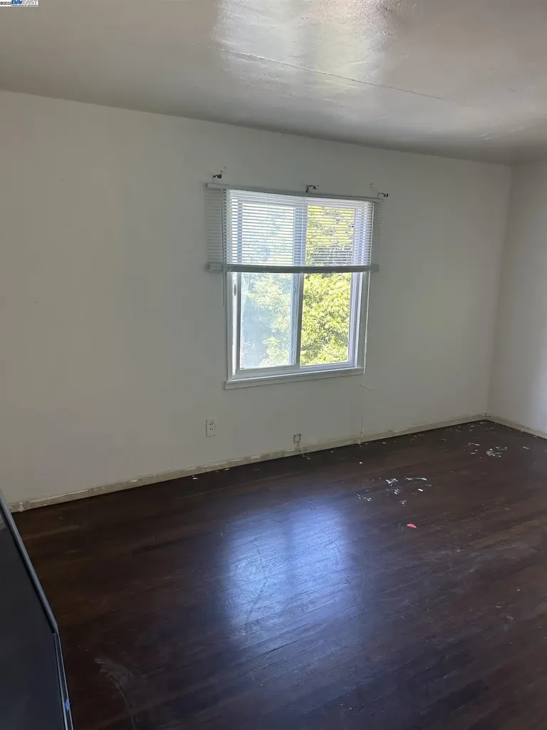 5651 Telegraph Oakland CA 94609