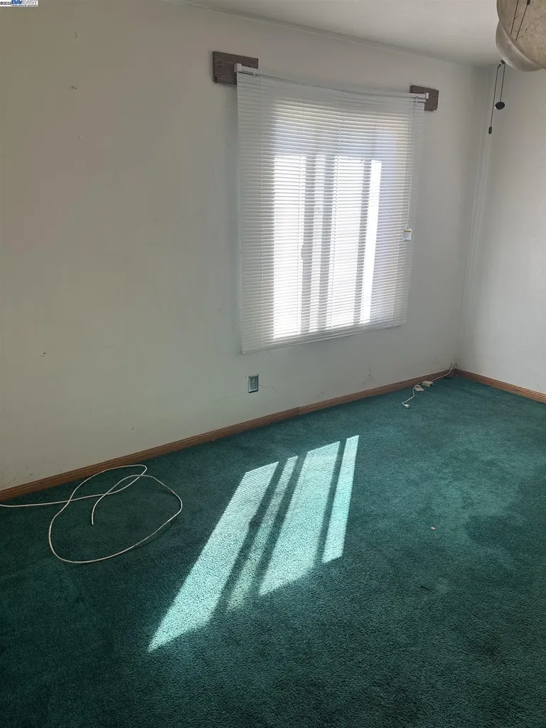 5651 Telegraph Oakland CA 94609