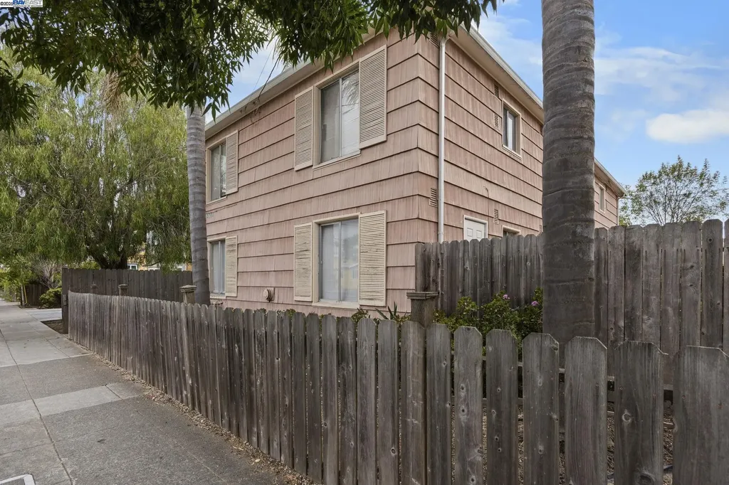 2790 Sacramento Street Berkeley CA 94702
