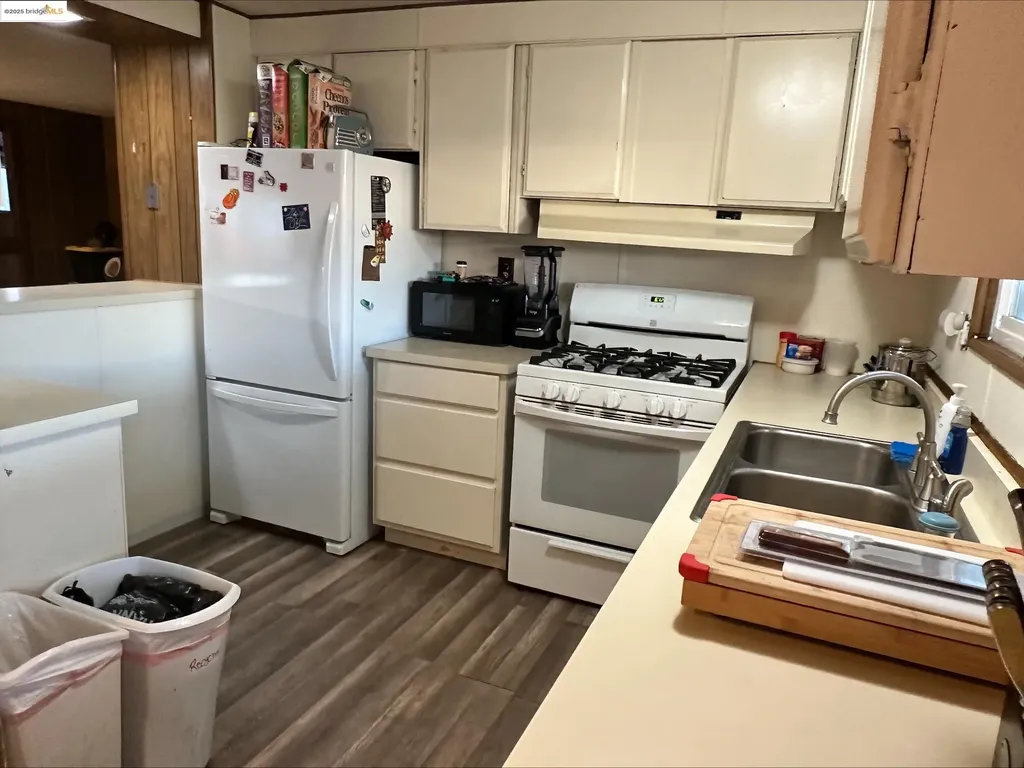 343 Bernauer Pittsburg CA 94565