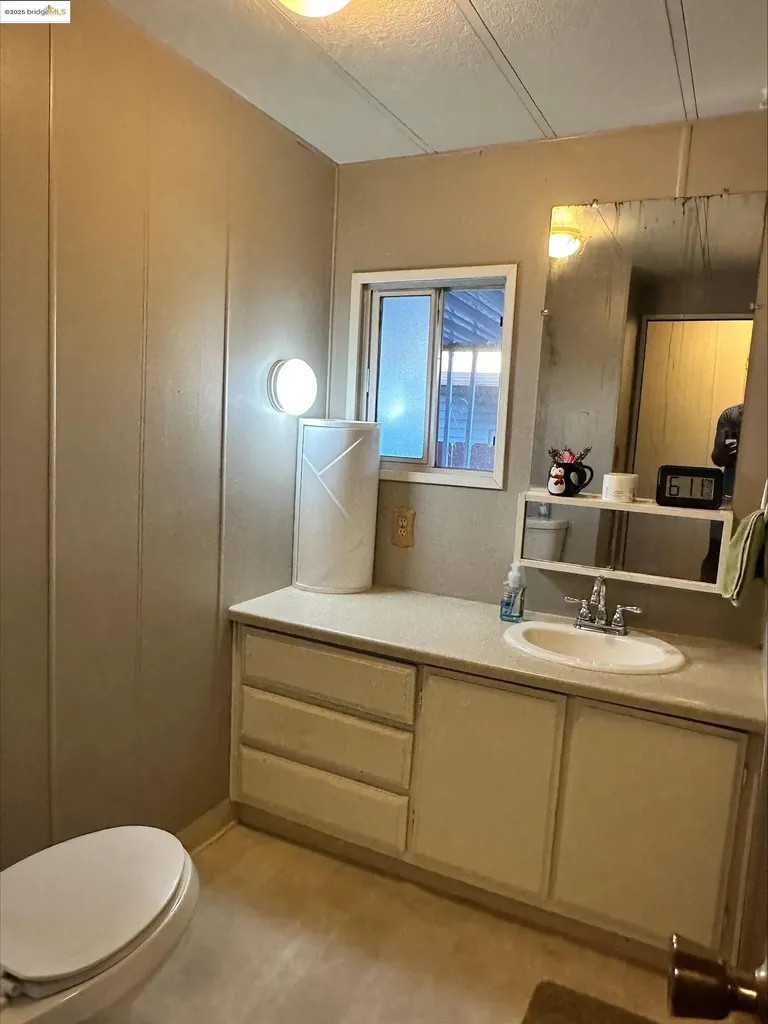 343 Bernauer Pittsburg CA 94565