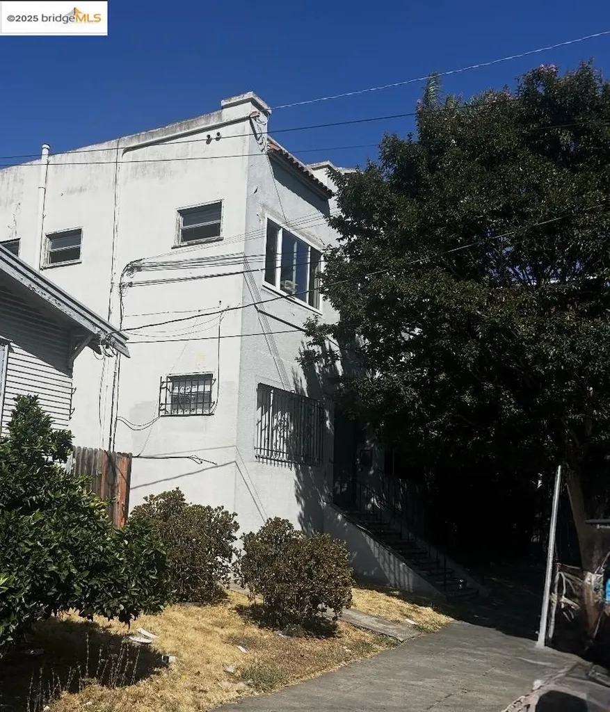 2816 Foothill Boulevard Oakland CA 94601
