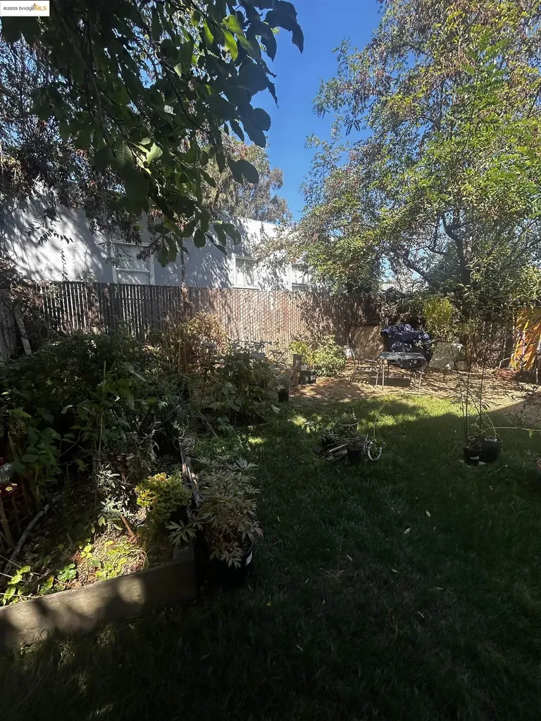 2816 Foothill Boulevard Oakland CA 94601