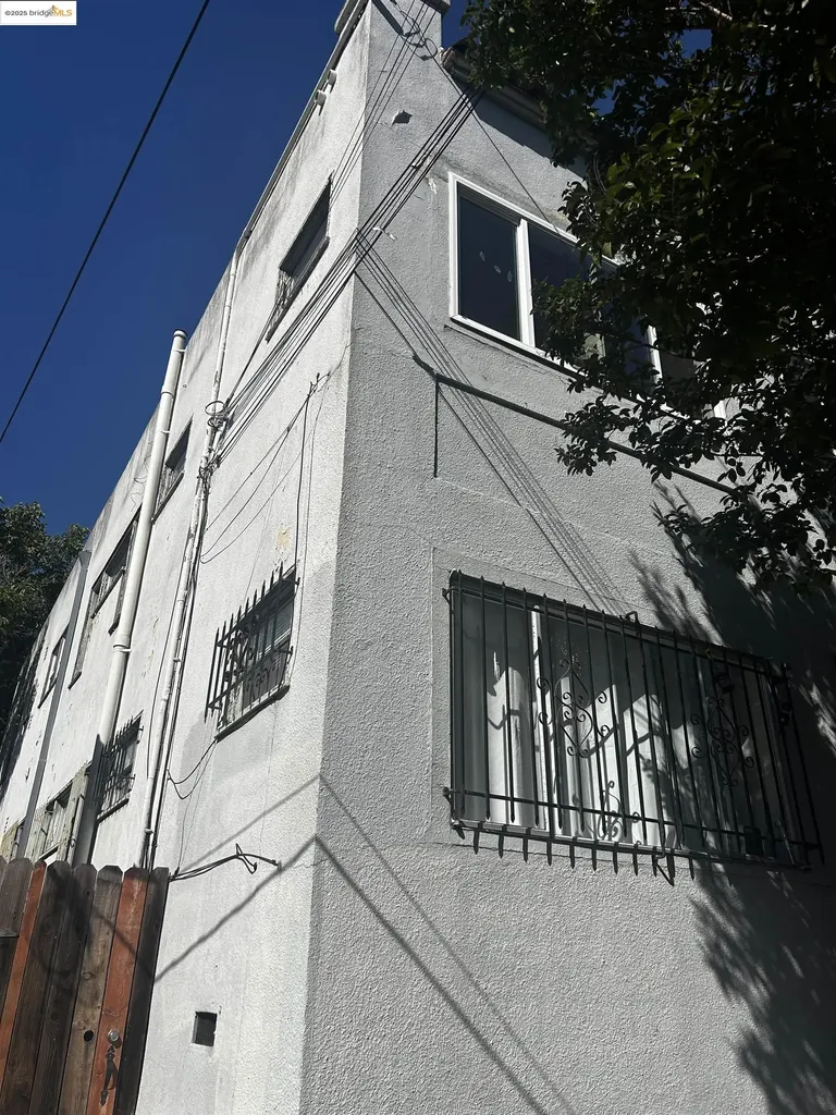 2816 Foothill Boulevard Oakland CA 94601